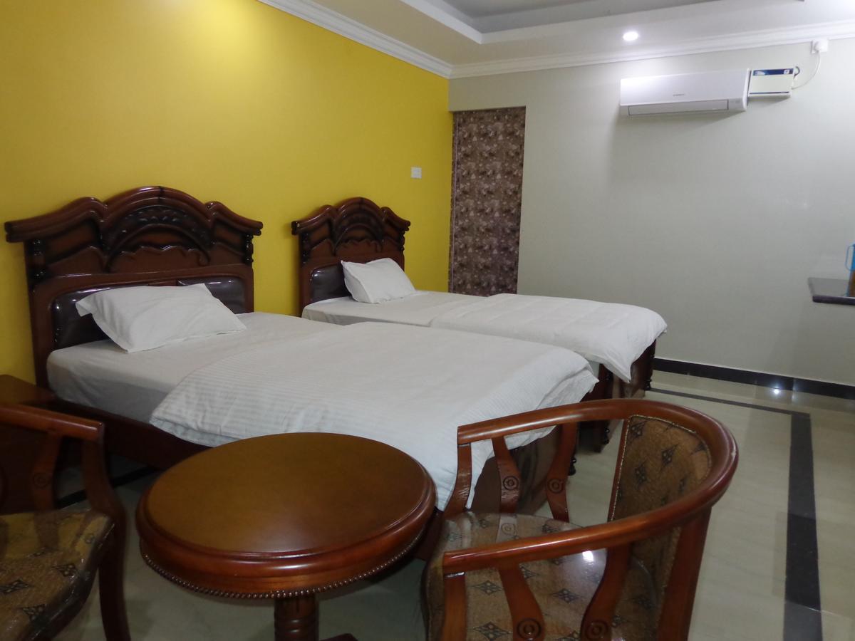 Hotel Krish Residencia Villupuram Exterior foto